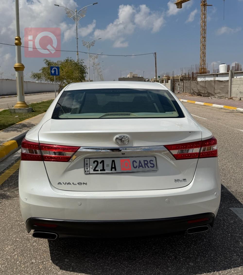 تويوتا أفالون